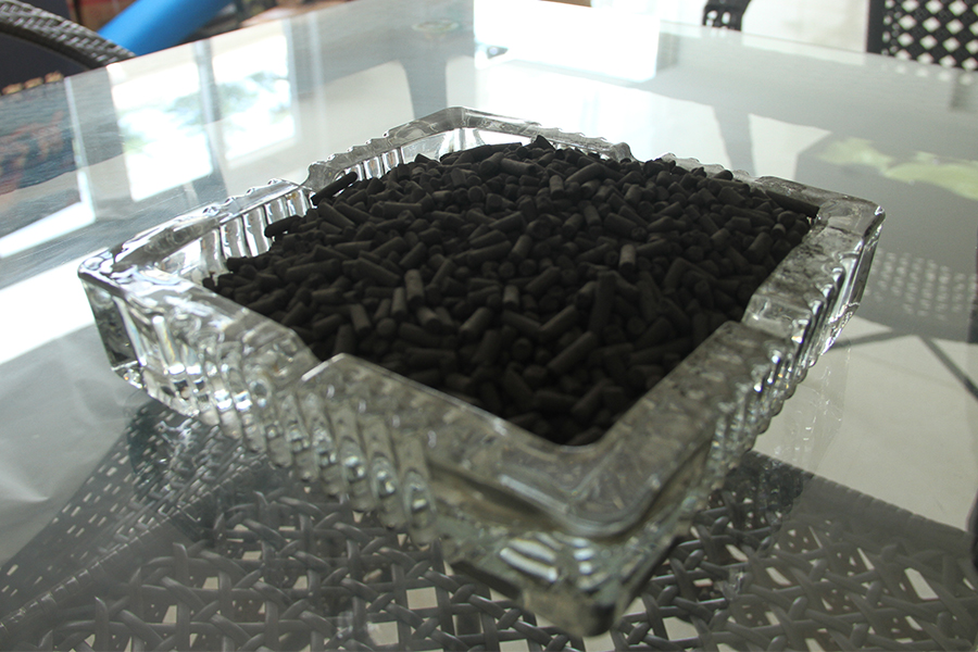 Palladium hiili -deoksidaattori